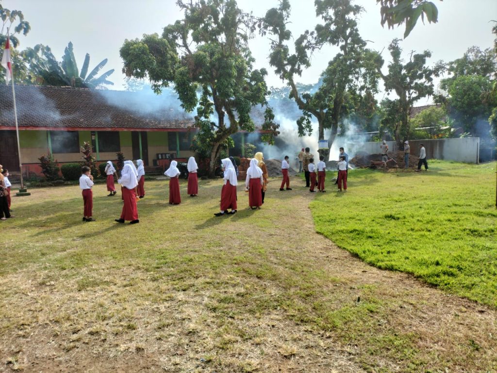 fogging puskesmas gondosari di desa kedungsari kecamatan gebog kudus